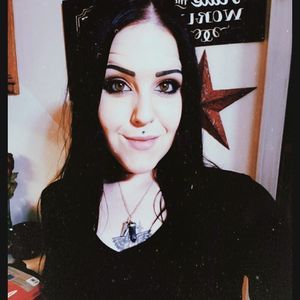 Meet your Posher, Simone